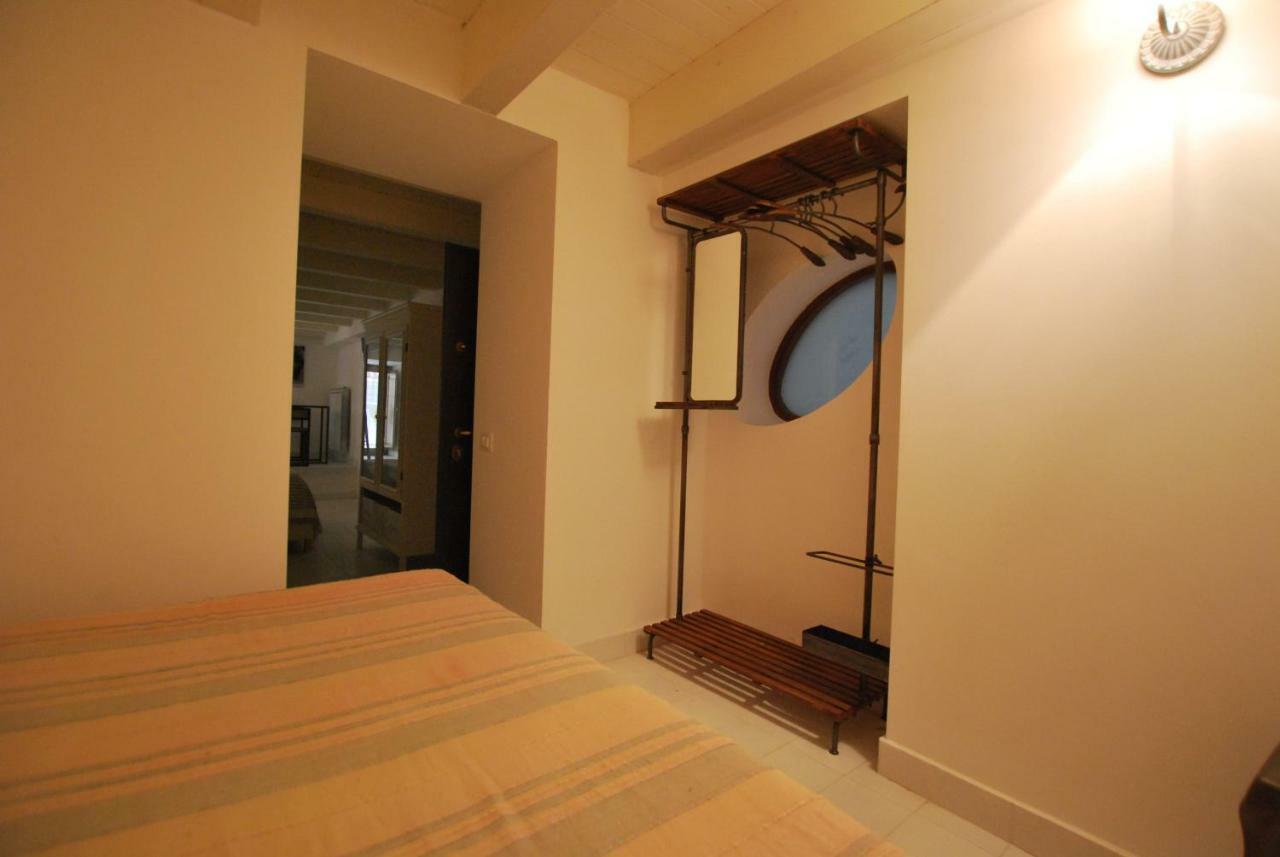 Discesa Delle Capre Studio Confort Palermo Exterior photo