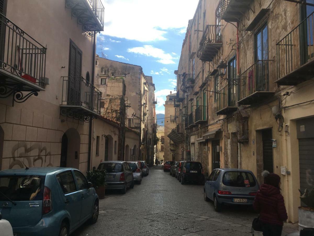 Discesa Delle Capre Studio Confort Palermo Exterior photo